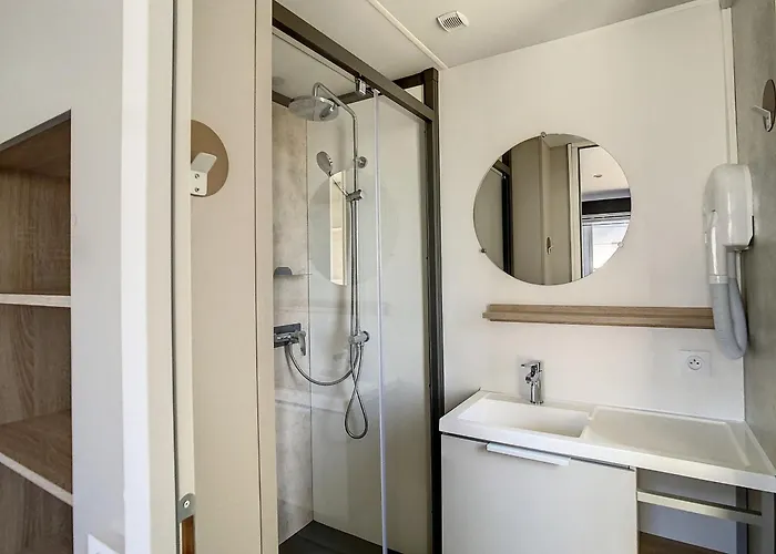 Mobil-Home Confort 6 Pers, 3 Chambres, 2 Sdb, Proche Plage, Piscine, Fitness, Commerces A Jullouville - Fr-1-361A-80 Jullouville-les-Pins