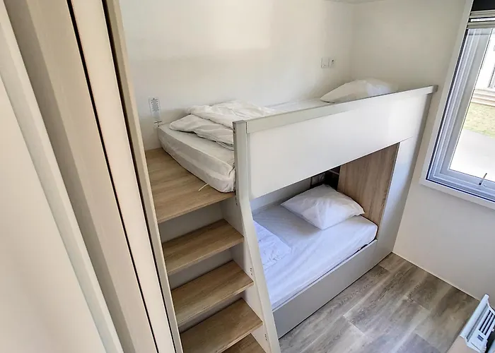 Semesterbostad Mobil-Home Confort 6 Pers, 3 Chambres, 2 Sdb, Proche Plage, Piscine, Fitness, Commerces A Jullouville - Fr-1-361A-80 *