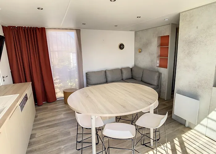 Semesterbostad Mobil-Home Confort 6 Pers, 3 Chambres, 2 Sdb, Proche Plage, Piscine, Fitness, Commerces A Jullouville - Fr-1-361A-80